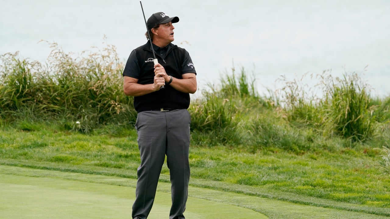 'I flinched': Mickelson lets an opportunity slide at Pebble